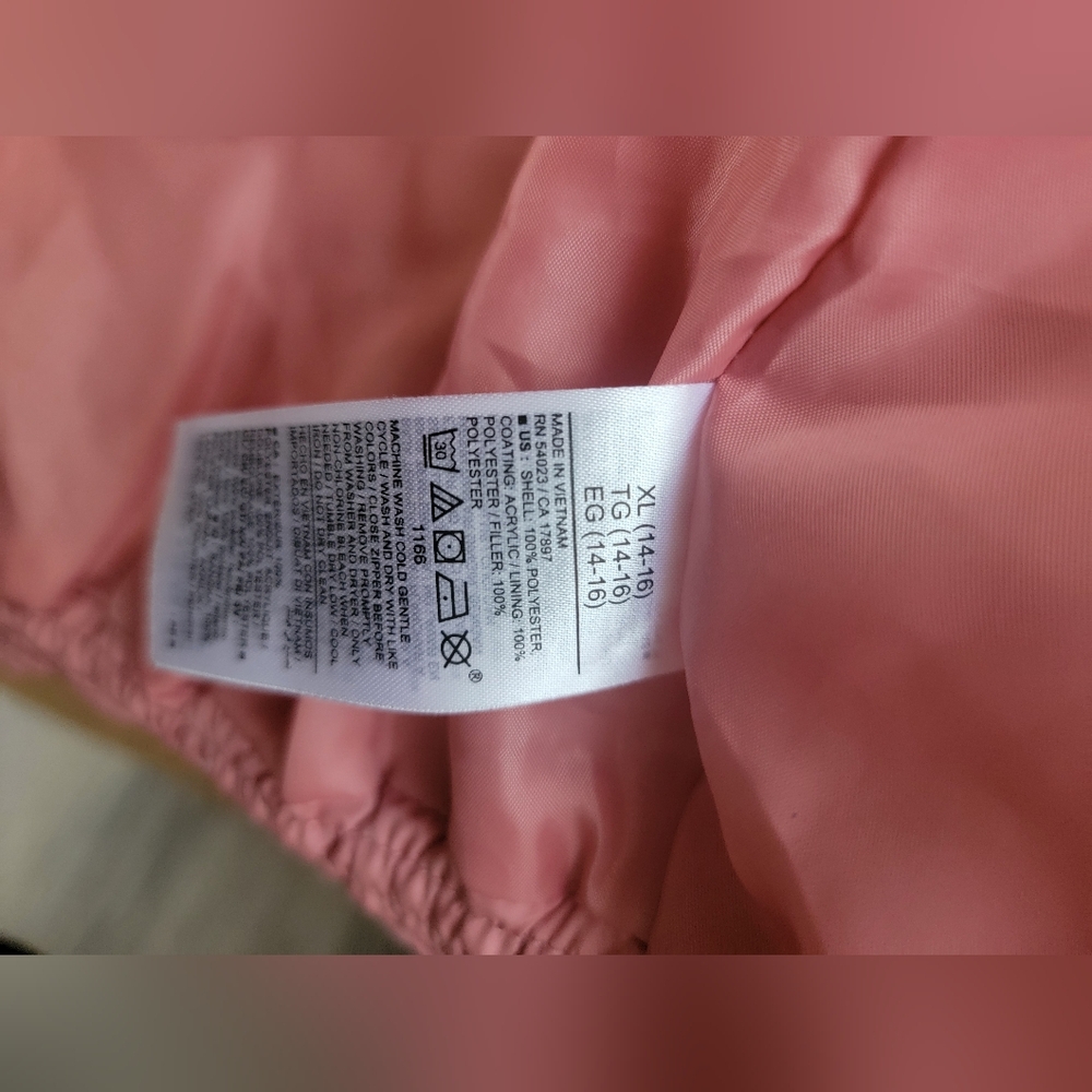 Old Navy Pink Puffer Jacket for Kids - Picture 7 of 7